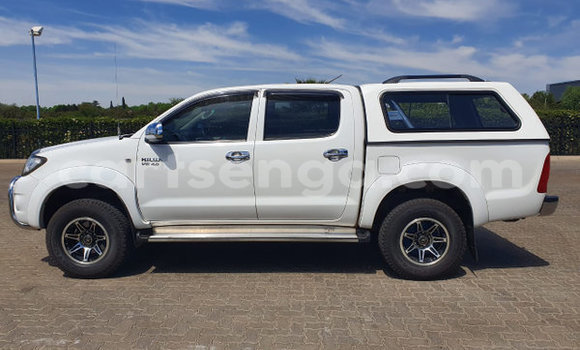Nunua Ilio tumika Toyota Hilux White Gari ndani ya Hlatikulu nchini Wilaya ya Shiselweni Nunua Ilio tumika Toyota Hilux White Gari ndani ya Hlatikulu nchini Wilaya ya Shiselweni