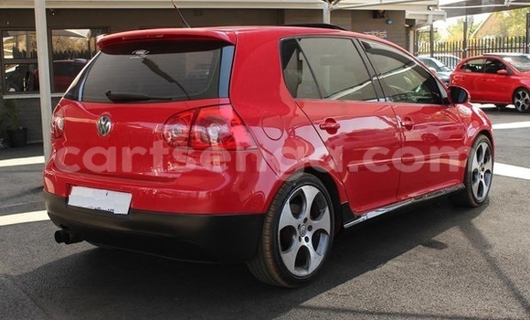 Nunua Ilio tumika Volkswagen Golf Red Gari ndani ya Bulembu nchini Hhohho Nunua Ilio tumika Volkswagen Golf Red Gari ndani ya Bulembu nchini Hhohho