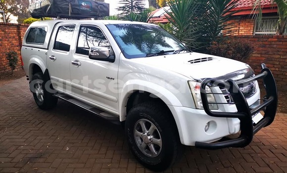 Acheter Occasion Voiture Isuzu KB Blanc à Bulembu, Hhohho Acheter Occasion Voiture Isuzu KB Blanc à Bulembu, Hhohho