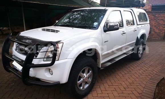 Acheter Occasion Voiture Isuzu KB Blanc à Bulembu, Hhohho Acheter Occasion Voiture Isuzu KB Blanc à Bulembu, Hhohho