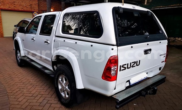 Acheter Occasion Voiture Isuzu KB Blanc à Bulembu, Hhohho Acheter Occasion Voiture Isuzu KB Blanc à Bulembu, Hhohho