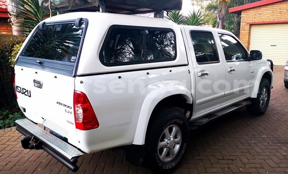 Acheter Occasion Voiture Isuzu KB Blanc à Bulembu, Hhohho Acheter Occasion Voiture Isuzu KB Blanc à Bulembu, Hhohho