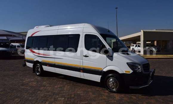 Acheter Occasion Voiture Mercedes‒Benz C-klasse AMG Blanc à Bhunya, Manzini Acheter Occasion Voiture Mercedes‒Benz C-klasse AMG Blanc à Bhunya, Manzini