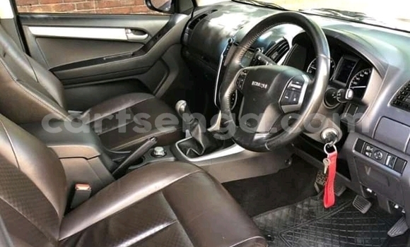 Nunua Ilio tumika Isuzu KB Silver Gari ndani ya Ezulwini nchini Hhohho Nunua Ilio tumika Isuzu KB Silver Gari ndani ya Ezulwini nchini Hhohho