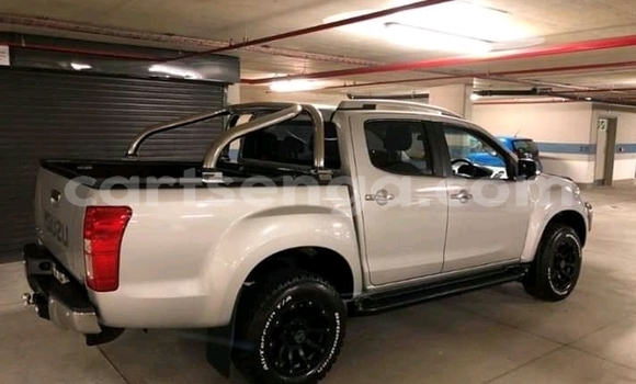 Nunua Ilio tumika Isuzu KB Silver Gari ndani ya Ezulwini nchini Hhohho Nunua Ilio tumika Isuzu KB Silver Gari ndani ya Ezulwini nchini Hhohho