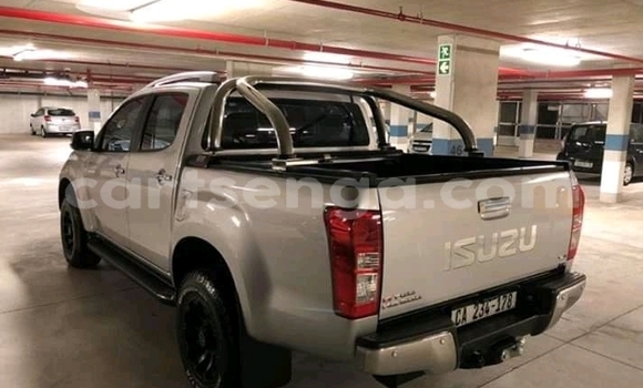 Nunua Ilio tumika Isuzu KB Silver Gari ndani ya Ezulwini nchini Hhohho Nunua Ilio tumika Isuzu KB Silver Gari ndani ya Ezulwini nchini Hhohho