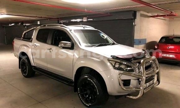 Nunua Ilio tumika Isuzu KB Silver Gari ndani ya Ezulwini nchini Hhohho Nunua Ilio tumika Isuzu KB Silver Gari ndani ya Ezulwini nchini Hhohho