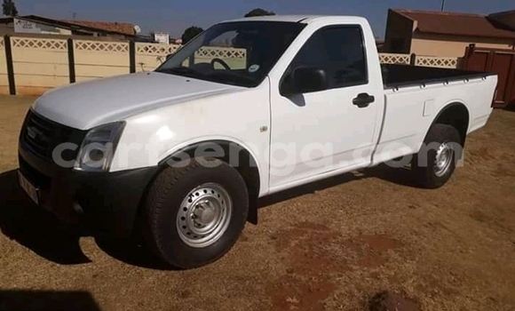 Nunua Ilio tumika Isuzu KB White Gari ndani ya Big Bend nchini Wilaya ya Lubombo Nunua Ilio tumika Isuzu KB White Gari ndani ya Big Bend nchini Wilaya ya Lubombo