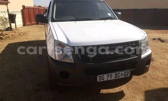 Nunua Ilio tumika Isuzu KB White Gari ndani ya Big Bend nchini Wilaya ya Lubombo Nunua Ilio tumika Isuzu KB White Gari ndani ya Big Bend nchini Wilaya ya Lubombo