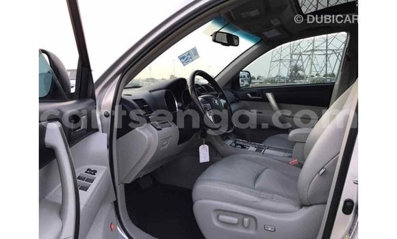 Buy Import Toyota Highlander Other Car in Import - Dubai in Hhohho Buy Import Toyota Highlander Other Car in Import - Dubai in Hhohho