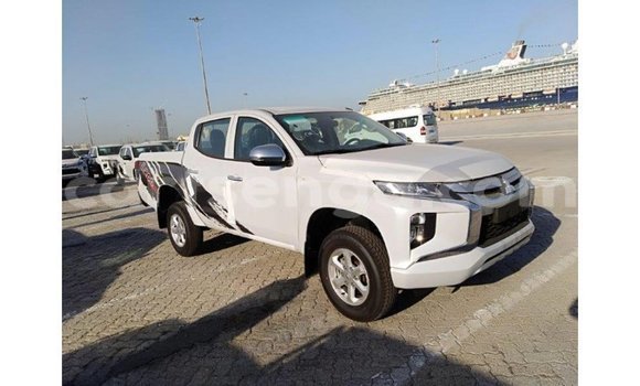 Nunua Imported Mitsubishi L200 White Gari ndani ya Import - Dubai nchini Hhohho Nunua Imported Mitsubishi L200 White Gari ndani ya Import - Dubai nchini Hhohho