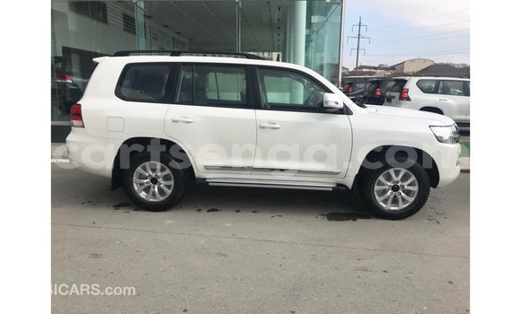 Buy Import Toyota Land Cruiser White Car in Import - Dubai in Hhohho Buy Import Toyota Land Cruiser White Car in Import - Dubai in Hhohho