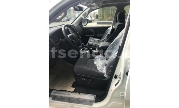 Buy Import Toyota Land Cruiser White Car in Import - Dubai in Hhohho Buy Import Toyota Land Cruiser White Car in Import - Dubai in Hhohho