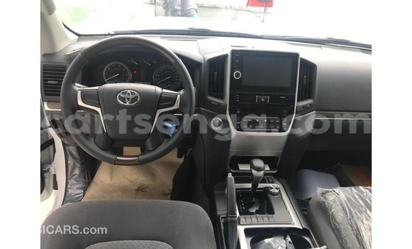 Buy Import Toyota Land Cruiser White Car in Import - Dubai in Hhohho Buy Import Toyota Land Cruiser White Car in Import - Dubai in Hhohho