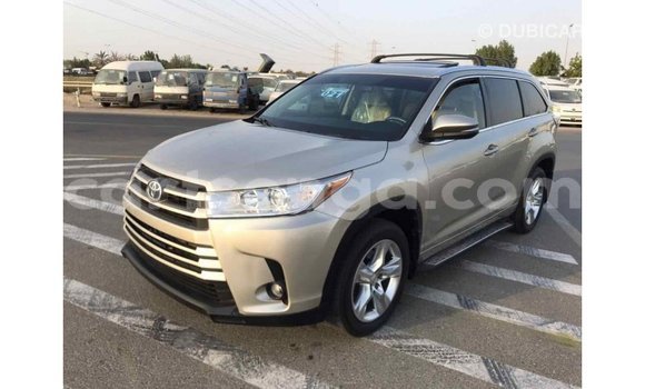Buy Import Toyota Highlander Beige Car in Import - Dubai in Hhohho Buy Import Toyota Highlander Beige Car in Import - Dubai in Hhohho