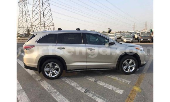 Buy Import Toyota Highlander Beige Car in Import - Dubai in Hhohho Buy Import Toyota Highlander Beige Car in Import - Dubai in Hhohho