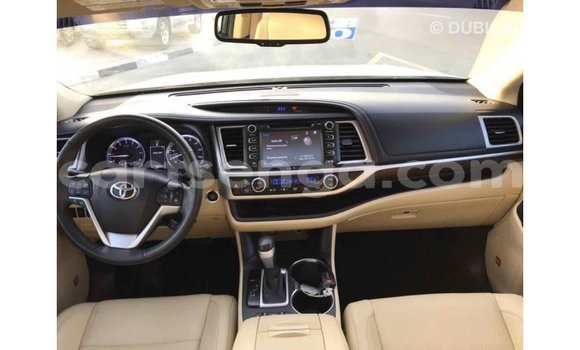 Buy Import Toyota Highlander Beige Car in Import - Dubai in Hhohho Buy Import Toyota Highlander Beige Car in Import - Dubai in Hhohho