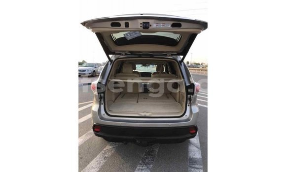 Buy Import Toyota Highlander Beige Car in Import - Dubai in Hhohho Buy Import Toyota Highlander Beige Car in Import - Dubai in Hhohho