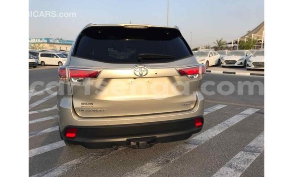 Buy Import Toyota Highlander Beige Car in Import - Dubai in Hhohho Buy Import Toyota Highlander Beige Car in Import - Dubai in Hhohho