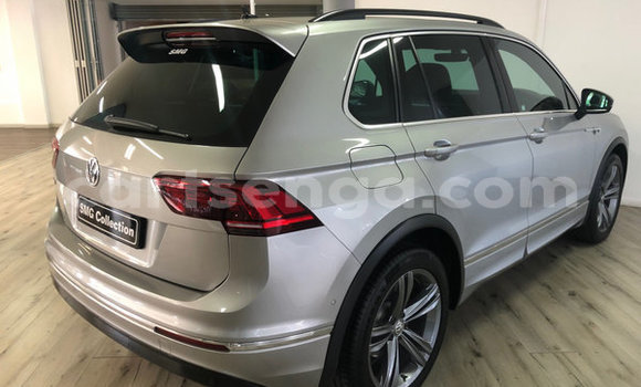 Nunua Ilio tumika Volkswagen Tiguan Silver Gari ndani ya Ezulwini nchini Hhohho Nunua Ilio tumika Volkswagen Tiguan Silver Gari ndani ya Ezulwini nchini Hhohho