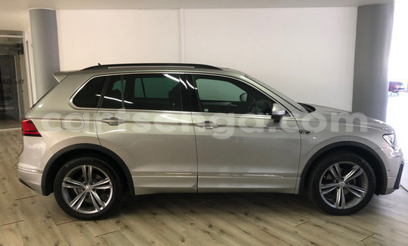 Nunua Ilio tumika Volkswagen Tiguan Silver Gari ndani ya Ezulwini nchini Hhohho Nunua Ilio tumika Volkswagen Tiguan Silver Gari ndani ya Ezulwini nchini Hhohho