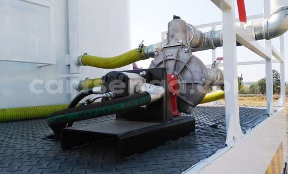 Nunua Ilio tumika Mercedes‒Benz 3331 White Lori ndani ya Manzini nchini Manzini Nunua Ilio tumika Mercedes‒Benz 3331 White Lori ndani ya Manzini nchini Manzini