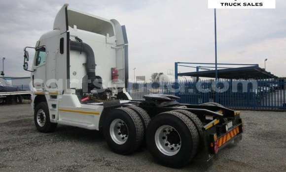 Nunua Ilio tumika Scania Irizar White Lori ndani ya Hlatikulu nchini Wilaya ya Shiselweni Nunua Ilio tumika Scania Irizar White Lori ndani ya Hlatikulu nchini Wilaya ya Shiselweni