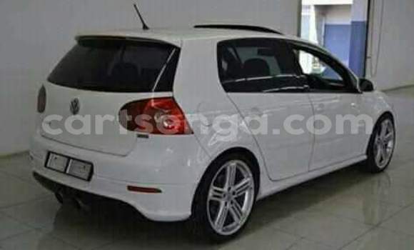 Nunua Ilio tumika Volkswagen Golf GTI White Gari ndani ya Manzini nchini Manzini Nunua Ilio tumika Volkswagen Golf GTI White Gari ndani ya Manzini nchini Manzini