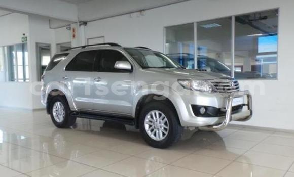 Nunua Ilio tumika Toyota Fortuner Silver Gari ndani ya Manzini nchini Manzini Nunua Ilio tumika Toyota Fortuner Silver Gari ndani ya Manzini nchini Manzini