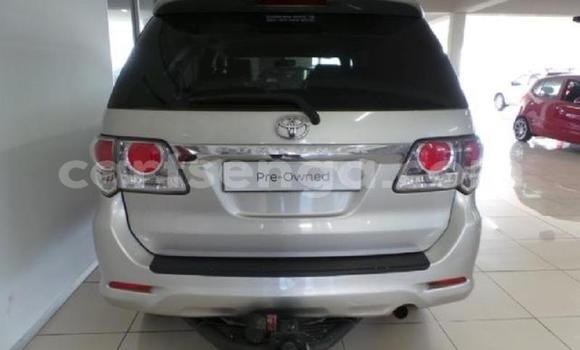 Nunua Ilio tumika Toyota Fortuner Silver Gari ndani ya Manzini nchini Manzini Nunua Ilio tumika Toyota Fortuner Silver Gari ndani ya Manzini nchini Manzini