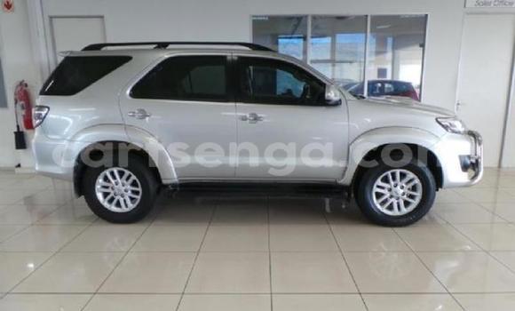 Nunua Ilio tumika Toyota Fortuner Silver Gari ndani ya Manzini nchini Manzini Nunua Ilio tumika Toyota Fortuner Silver Gari ndani ya Manzini nchini Manzini