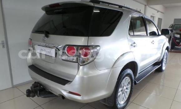 Nunua Ilio tumika Toyota Fortuner Silver Gari ndani ya Manzini nchini Manzini Nunua Ilio tumika Toyota Fortuner Silver Gari ndani ya Manzini nchini Manzini