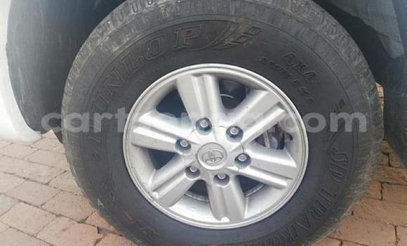Nunua Ilio tumika Toyota Hilux White Gari ndani ya Manzini nchini Manzini Nunua Ilio tumika Toyota Hilux White Gari ndani ya Manzini nchini Manzini