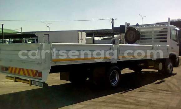 Nunua Ilio tumika Nissan UD White Lori ndani ya Hlatikulu nchini Wilaya ya Shiselweni Nunua Ilio tumika Nissan UD White Lori ndani ya Hlatikulu nchini Wilaya ya Shiselweni