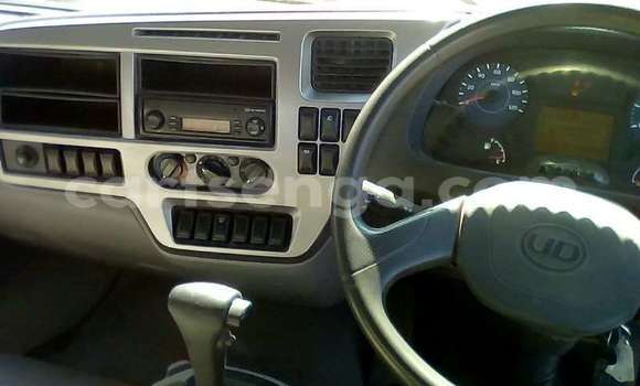 Nunua Ilio tumika Nissan UD White Lori ndani ya Hlatikulu nchini Wilaya ya Shiselweni Nunua Ilio tumika Nissan UD White Lori ndani ya Hlatikulu nchini Wilaya ya Shiselweni