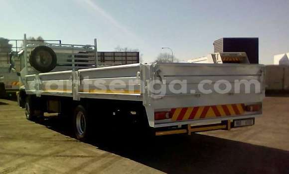 Nunua Ilio tumika Nissan UD White Lori ndani ya Hlatikulu nchini Wilaya ya Shiselweni Nunua Ilio tumika Nissan UD White Lori ndani ya Hlatikulu nchini Wilaya ya Shiselweni