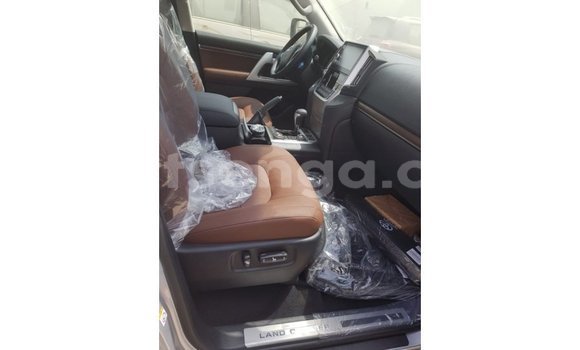 Nunua Imported Toyota Land Cruiser Brown Gari ndani ya Import - Dubai nchini Hhohho Nunua Imported Toyota Land Cruiser Brown Gari ndani ya Import - Dubai nchini Hhohho