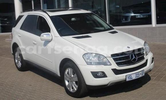Buy Used Mercedes‒Benz ML–Class White Car in Hlatikulu in Shiselweni District Buy Used Mercedes‒Benz ML–Class White Car in Hlatikulu in Shiselweni District