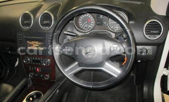 Buy Used Mercedes‒Benz ML–Class White Car in Hlatikulu in Shiselweni District Buy Used Mercedes‒Benz ML–Class White Car in Hlatikulu in Shiselweni District