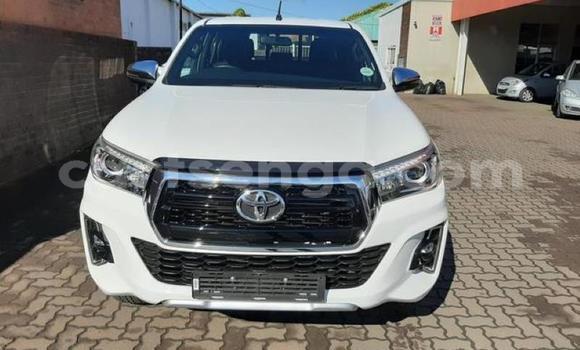 Buy Used Toyota Hilux White Car in Manzini in Manzini Buy Used Toyota Hilux White Car in Manzini in Manzini