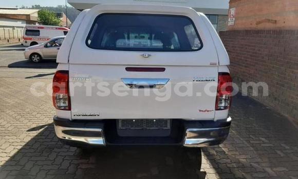 Buy Used Toyota Hilux White Car in Manzini in Manzini Buy Used Toyota Hilux White Car in Manzini in Manzini