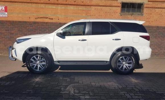 Buy Used Toyota Fortuner White Car in Manzini in Manzini Buy Used Toyota Fortuner White Car in Manzini in Manzini