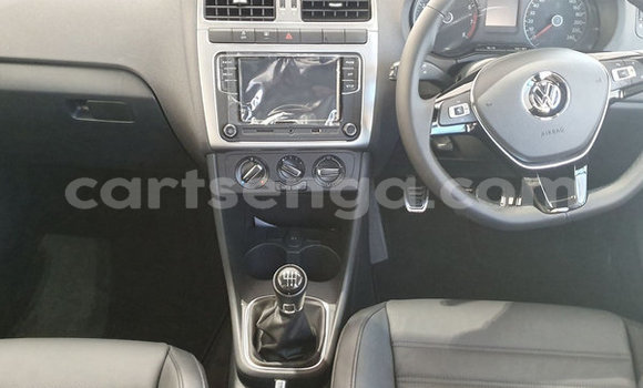 Nunua Ilio tumika Volkswagen Polo White Gari ndani ya Ezulwini nchini Hhohho Nunua Ilio tumika Volkswagen Polo White Gari ndani ya Ezulwini nchini Hhohho