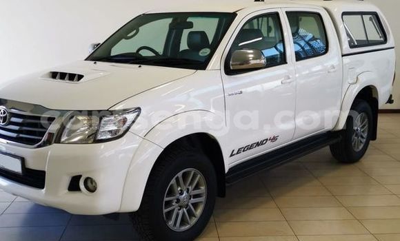 Nunua Ilio tumika Toyota Hilux White Gari ndani ya Ezulwini nchini Hhohho Nunua Ilio tumika Toyota Hilux White Gari ndani ya Ezulwini nchini Hhohho