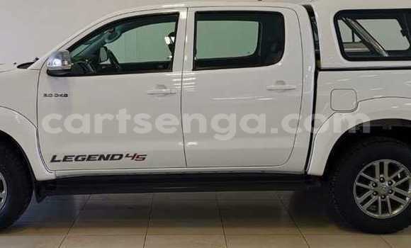 Nunua Ilio tumika Toyota Hilux White Gari ndani ya Ezulwini nchini Hhohho Nunua Ilio tumika Toyota Hilux White Gari ndani ya Ezulwini nchini Hhohho