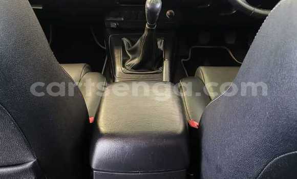 Nunua Ilio tumika Toyota Hilux White Gari ndani ya Ezulwini nchini Hhohho Nunua Ilio tumika Toyota Hilux White Gari ndani ya Ezulwini nchini Hhohho