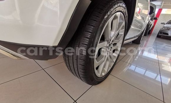 Nunua Ilio tumika Land Rover Range Rover Evoque White Gari ndani ya Hlatikulu nchini Wilaya ya Shiselweni Nunua Ilio tumika Land Rover Range Rover Evoque White Gari ndani ya Hlatikulu nchini Wilaya ya Shiselweni
