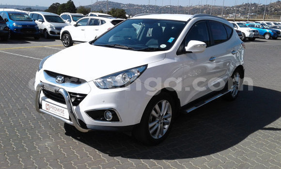 Nunua Ilio tumika Hyundai ix35 White Gari ndani ya Ezulwini nchini Hhohho Nunua Ilio tumika Hyundai ix35 White Gari ndani ya Ezulwini nchini Hhohho
