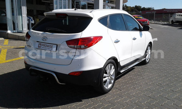 Nunua Ilio tumika Hyundai ix35 White Gari ndani ya Ezulwini nchini Hhohho Nunua Ilio tumika Hyundai ix35 White Gari ndani ya Ezulwini nchini Hhohho