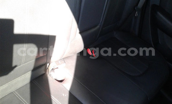 Nunua Ilio tumika Hyundai ix35 White Gari ndani ya Ezulwini nchini Hhohho Nunua Ilio tumika Hyundai ix35 White Gari ndani ya Ezulwini nchini Hhohho